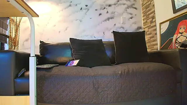 Sophie LittleS online show from 12.05.25