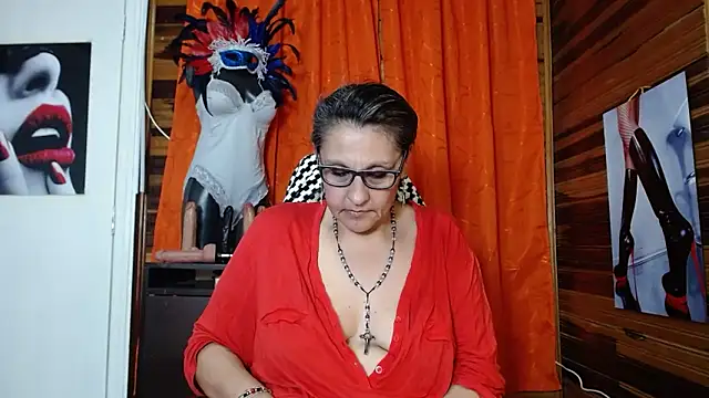 merlyna goldens online show from 02.15.25