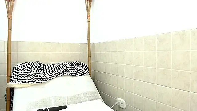 merlyna goldens online show from 03.15.25