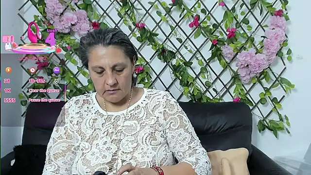 merlyna goldens online show from 10.22.25