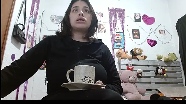 Saray extrovert  online show from 12.19.24