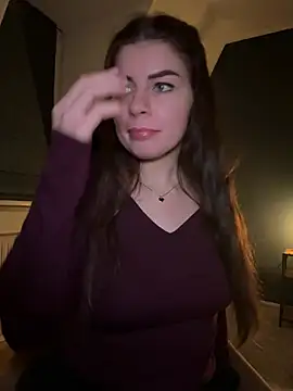 Snapshot of EllyNora chatting on 01.18.25 EllyNora online show from 01.18.25