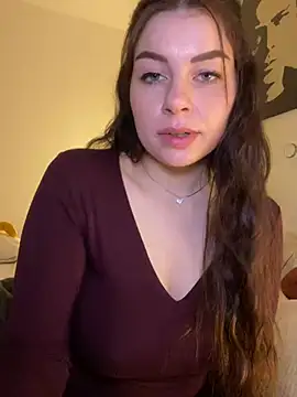 Snapshot of EllyNora chatting on 03.05.25 EllyNora online show from 03.05.25