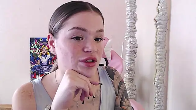 miaacatt online show from 10.14.25