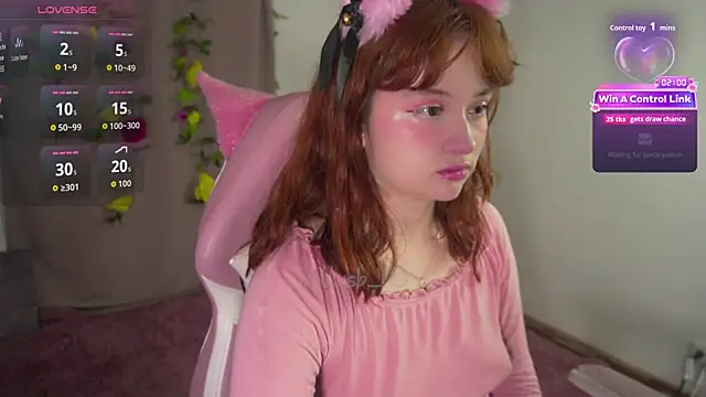 Snapshot of molly_russell chatting on 01.10.26 molly russell online show from 01.10.26