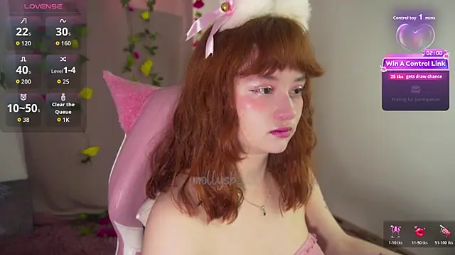 Snapshot of molly_russell chatting on 01.10.26 molly russell online show from 01.10.26