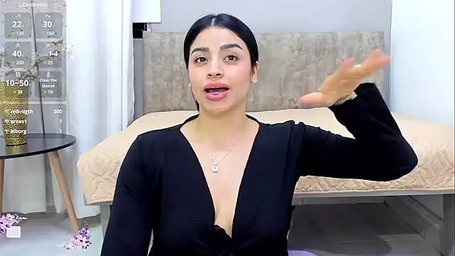 Paula Desousa online show from 02.04.25