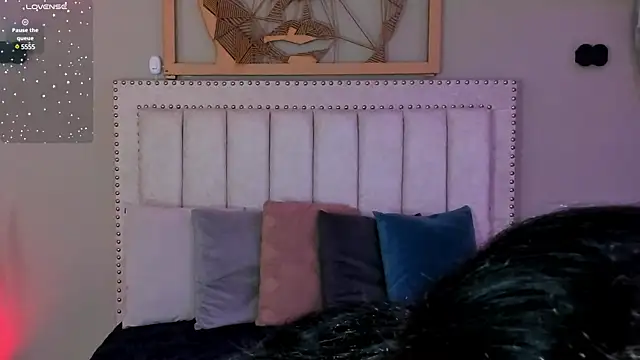 Paula Desousa online show from 02.04.25