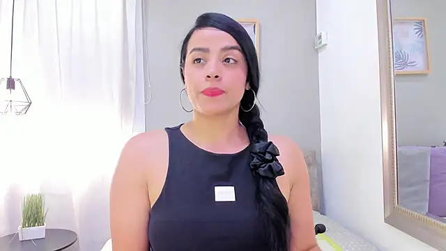 Paula Desousa online show from 10.20.25