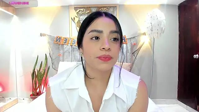 Paula Desousa online show from 10.28.25