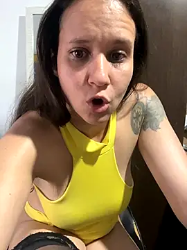 Snapshot of hotcookie28 chatting on 11.23.25 hotcookie28 online show from 11.23.25