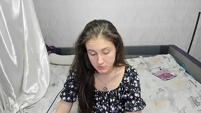 Holliy Cooper online show from 01.14.25