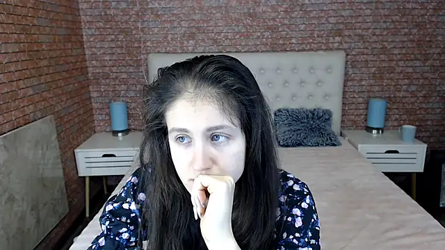 Holliy Cooper online show from 01.30.25