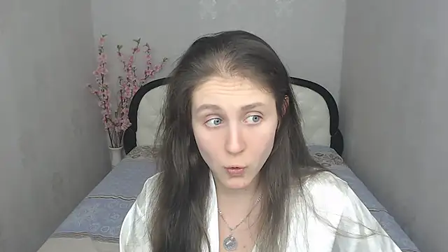 Holliy Cooper online show from 02.19.25