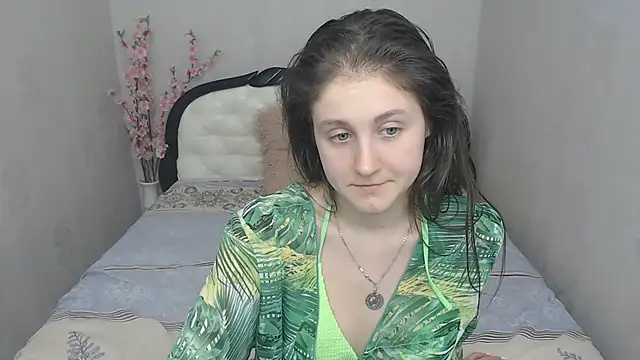 Holliy Cooper online show from 03.12.25