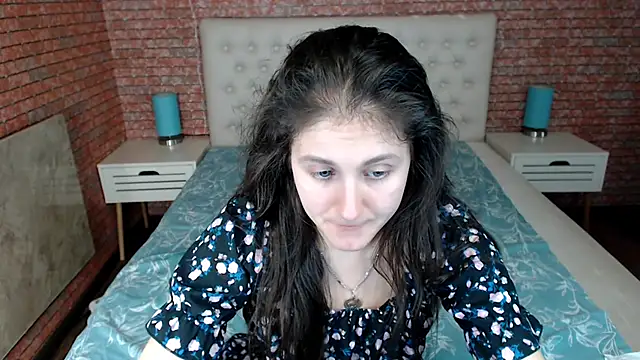 Holliy Cooper online show from 03.18.25