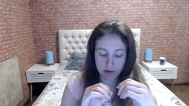 Holliy Cooper online show from 09.13.25