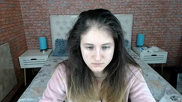 Holliy Cooper online show from 10.19.25