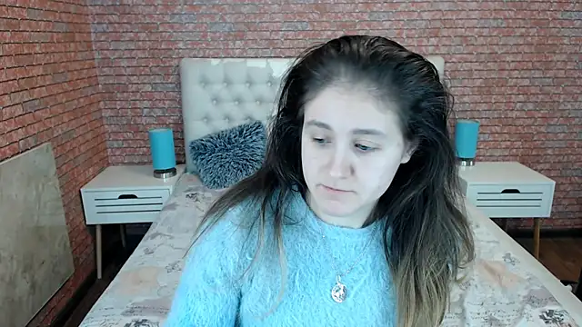 Holliy Cooper online show from 11.07.25