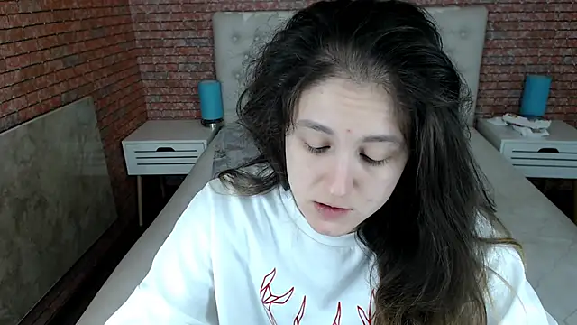 Holliy Cooper online show from 11.27.25