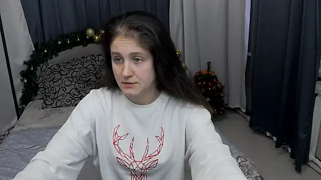 Holliy Cooper online show from 01.06.26