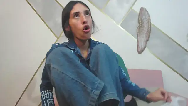 RoxanaCyrano  online show from 02.24.25