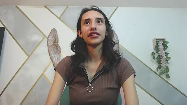 RoxanaCyrano  online show from 02.28.25