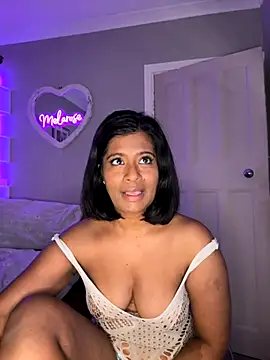 Snapshot of RoseMelanie chatting on 11.12.25 RoseMelanie online show from 11.12.25