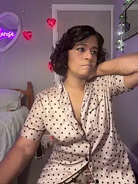 Snapshot of RoseMelanie chatting on 12.21.25 RoseMelanie online show from 12.21.25