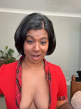 Snapshot of RoseMelanie chatting on 02.25.26 RoseMelanie online show from 02.25.26