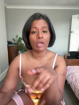 Snapshot of RoseMelanie chatting on 02.26.26 RoseMelanie online show from 02.26.26