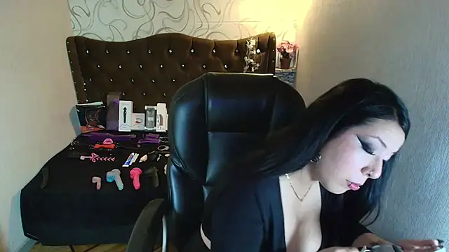 Snapshot of HannaCarrter chatting on 08.02.26 HannaCarrter online show from 08.02.26