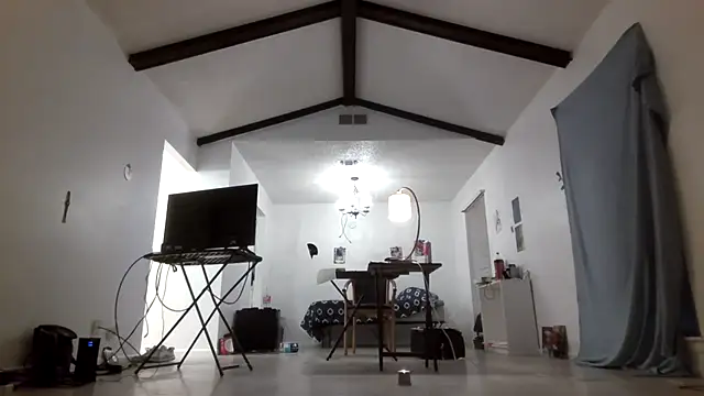 Peachestabby147 online show from 09.25.25