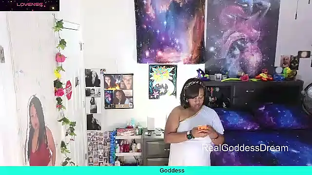 Snapshot of temptressbeauty24 chatting on 01.11.26 temptressbeauty24 online show from 01.11.26