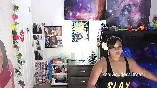 Snapshot of temptressbeauty24 chatting on 01.14.26 temptressbeauty24 online show from 01.14.26