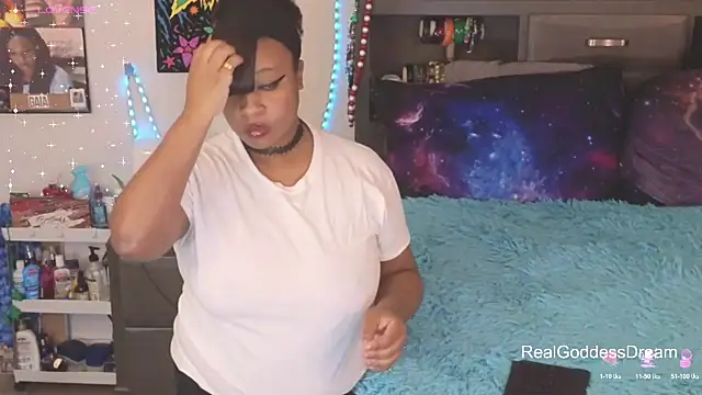 Snapshot of temptressbeauty24 chatting on 02.06.26 temptressbeauty24 online show from 02.06.26