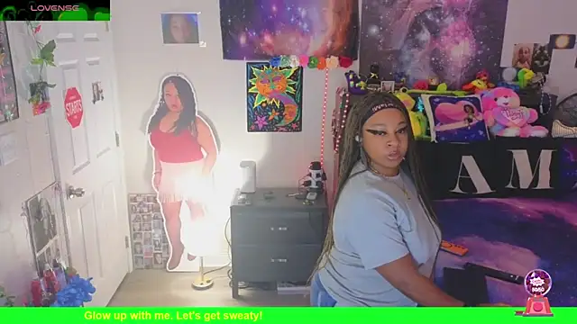 Snapshot of temptressbeauty24 chatting on 02.20.26 temptressbeauty24 online show from 02.20.26