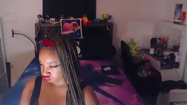 Snapshot of temptressbeauty24 chatting on 03.02.26 temptressbeauty24 online show from 03.02.26