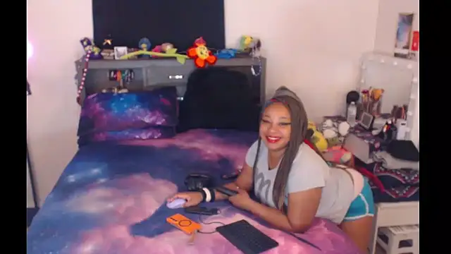 Snapshot of temptressbeauty24 chatting on 03.06.26 temptressbeauty24 online show from 03.06.26