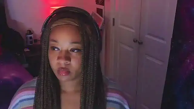 Snapshot of temptressbeauty24 chatting on 03.14.26 temptressbeauty24 online show from 03.14.26