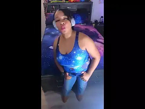 Snapshot of temptressbeauty24 chatting on 04.03.26 temptressbeauty24 online show from 04.03.26