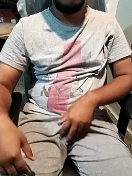 Snapshot of mrshine chatting on 09.13.25 mrshine online show from 09.13.25