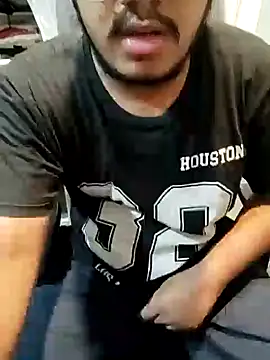 Snapshot of mrshine chatting on 10.19.25 mrshine online show from 10.19.25