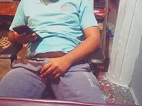 Snapshot of mrshine chatting on 11.15.25 mrshine online show from 11.15.25