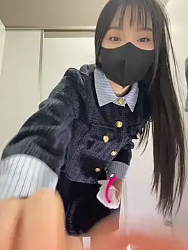 Asia-Lynn online show from 11.26.25