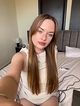 Snapshot of ElenaRebelle chatting on 02.20.26 ElenaRebelle online show from 02.20.26