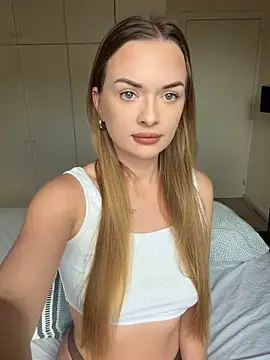 ElenaRebelle online show from 05.04.26