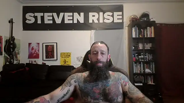 Snapshot of StevenRiseNYC chatting on 05.06.26 StevenRiseNYC online show from 05.06.26