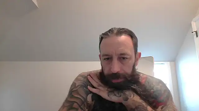 Snapshot of StevenRiseNYC chatting on 05.20.26 StevenRiseNYC online show from 05.20.26
