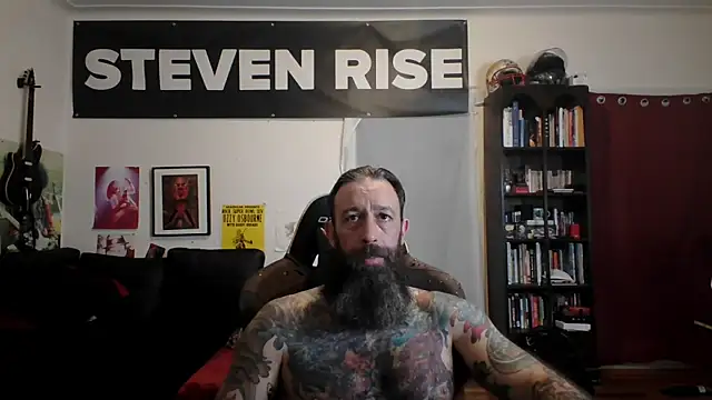 Snapshot of StevenRiseNYC chatting on 05.21.26 StevenRiseNYC online show from 05.21.26
